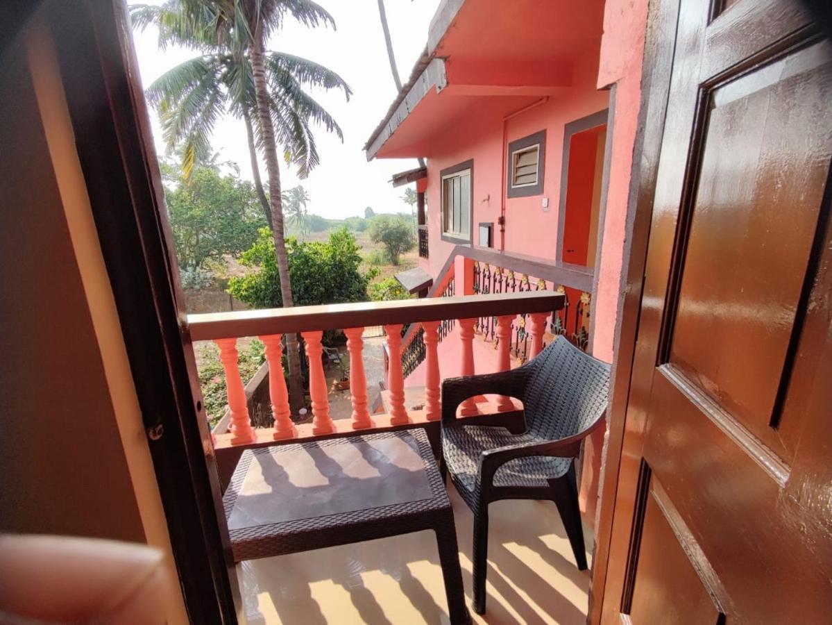 Camrose Guest House Candolim Exterior photo